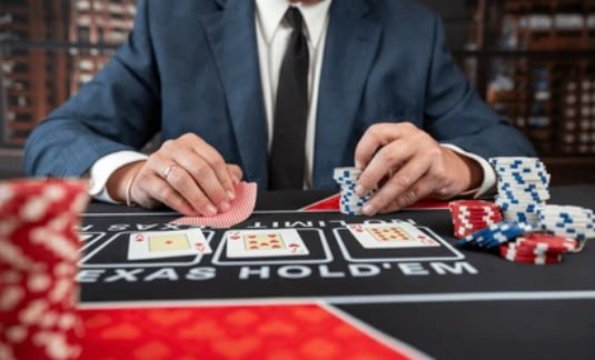 Layar game sportsbook dan kasino di perangkat mobile seluler